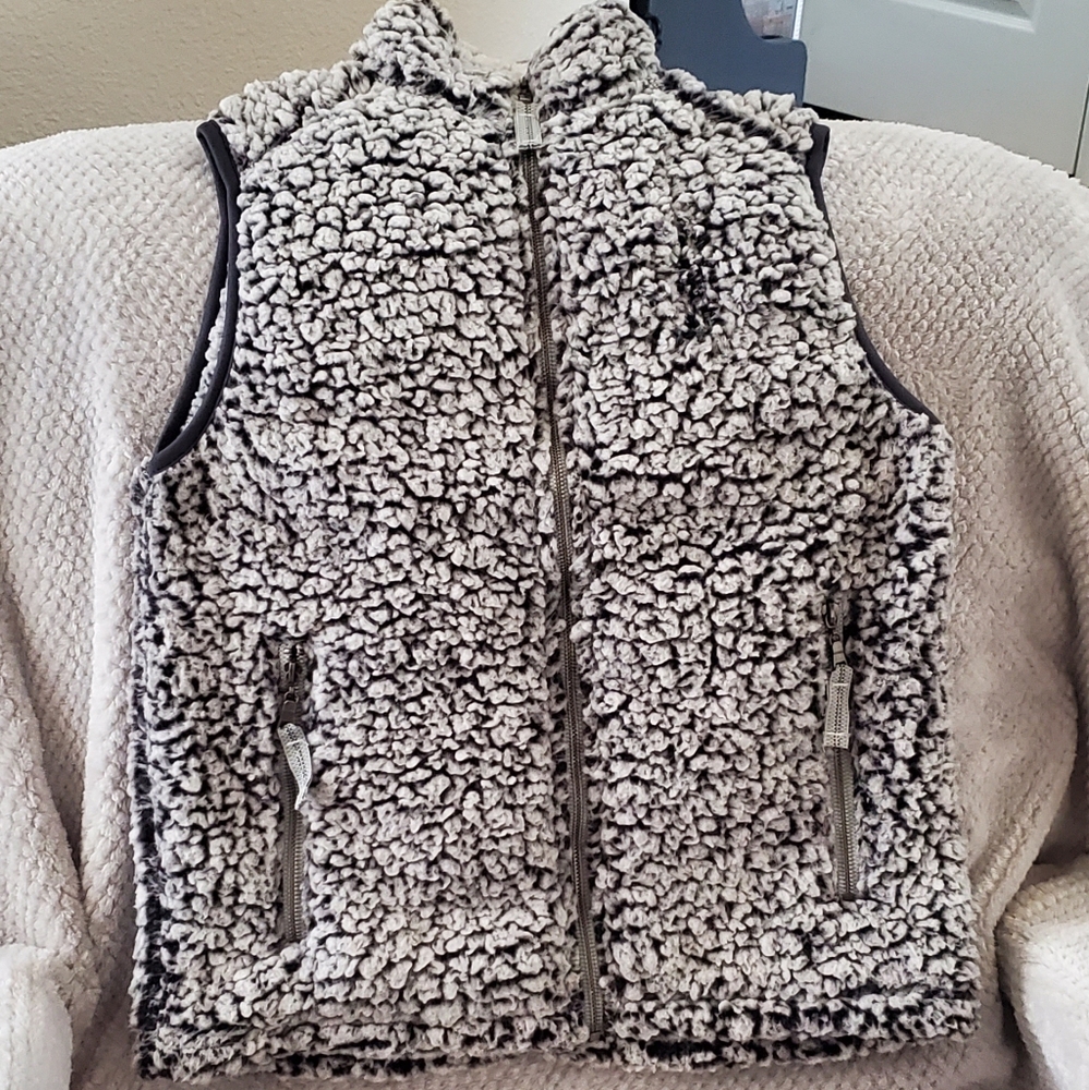 J. America, Sherpa Zip-Up Vest, Black & White. Sz S